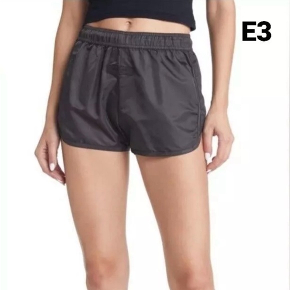 Fear of God Essentials Running Short “Iron” - Picture 2 of 11